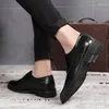 Casual Schuhe 2024 Designer Herrenmode Turnschuhe Männer Leder Schuh Männlichen Oxfords Gentleman Schuhe Buty Meskie I