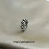 Anelli di gioielli di design di fascia alta per donne Carter New V Gold Cnc Bullet Head Rivet Ring Couple Style Fashion Style Original 1: 1 con logo reale