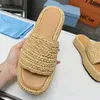 Lyxdesigner sandaler Trendiga halmtofflor för kvinnor utomhus populära väv hög topp sandal man vintage platt häl casual flip flops strand sh08 b4