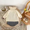Kläder sätter våren och hösten Baby Girl's Treasure Cartoon hjort stickad långärmad kappa 2 grå kamisol jumpsuits som kan sorteras