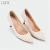 Chaussures habillées plus taille 34-43 Vérineurs en cuir Pumps Office Point Bureau Lady Ol Style High Heel Quality Wedding Sexy