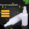 Bouteilles de rangement 50pcs 10 ml / 20 ml / 30 ml / 50 ml / 60 ml / 100 ml Spray HDPE White Plastic Fine Mist Botte