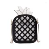 Sacs à bandouliers 2024 Brand en cuir mignon sac à main pour les femmes Beau sac d'ananas avec chaîne creux mini-sacs à main de fruits pour femmes filles