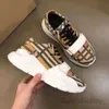 Casual schoenen gestreepte vintage sneaker heren dames check paneelschuldige sneakers trainers berrystrepen schoen mode trainer man woman bur color bar sneakers dhgate