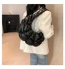 Hobo gewatteerde geplooide ontwerper schoudertas bubbels wolken handtas voor vrouwen grote capaciteit draagtassen ruchebloemde textuur crossbody