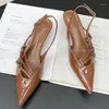 Zapatos de vestir de moda damas de punta puntiagudas de tacones delgados 2024 hebilla de metal mujer femenino gran tamaño calzado