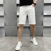 Designer de shorts masculino British Style Style Tridimensional Steel Label de aço preto e branco Lavagem masculina shorts jeans casuais com uma lisada de perna reta Micro Elasticidade i3mt