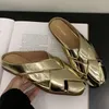 Slippers Female Femmes Glisses Golden Footwear Fashion Weave Women Mules 2024 plage Luxury Ladies Chaussures Sandales