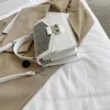 Axelväskor diamanter kväll handväskor för kvinnor 2024 koreansk lyxdesigner glänsande strass liten koppling handväska damer säck femme mode