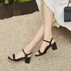 Sandalen 2023 Sommerschmale Band Womens Sandals Mode Square Low Heels Damen Elegante Kleid Sandalen Freizeit Rutsche Q240419