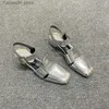 Sandalias Summer Hollow Sandalias de mujer plateada Diseño de lujo de bomba corta y regordeta con hebilla y honda Back Gladiator Zapatos romanos Zapatos de Mujer Q240419
