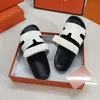 Zomer chypre sandaal buitenshuis dames tazz slipper luxe zonnige ontwerper glijbaan mannen plat schoen lederen sandale mode witte schuifregelaars strand pool pool casual zwarte muilezel schoenen