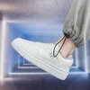 Casual schoenen Ademend student sneakers veelzijdige trend trend heren sportbord mannelijke platte tennis zapatillas hombre