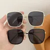 Outdoor Eyewear Beach Travel Oversized Sunglasses Trendy UV400 Lens Square Metal Frame Sun Glasses Streetwear Shades For Women