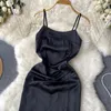 Casual Dresses Light Luxury Sexy Strap Dress Summer midja ritad smal oregelbunden veck