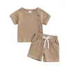 Ensemble de vêtements pour bébés garçons tenues d'été T-shirt à manches courtes et shorts élastiques pour ensemble de vêtements de vacances en 2 pièces