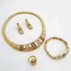 Collane a sospensione Dubai Gioielli set per donne in oro oro oro di lusso Orecchini in bracciale e anello set di gioielli per la festa di nozze Tendenze 240419