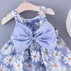 Robes de fille 2023 Été Nouvelle robe de bébé Small Daisy Coton Princesse robe Big Bow Sling Childrens Vêtements Gift Hat D240423