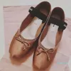 Custom Dance Shoes Training weiche Sohlen bequeme Handlichkeit Satin Kleid Schuhe Quadratz Zehen Bowknot Ballet Flats Flats