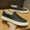 Sapatos casuais Couro masculino Italiano Macho machine Moda Mocassim Blipable Slip no barco Drivante confortável