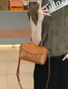 Katman Kafası Cowhide Yumuşak ve Kontrast Renk İlkbahar Yaz Niş Yastık Çantası Modaya Moda Tek Omuz Crossbody Pratik Versiyon Deri