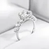 Cluster Rings 2CT oval snitt Moissanite Wedding för kvinnor Luxury Jewelry Lab Diamond Band S925 Sterling Silver Plated PT950