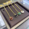 Дизайнерские картры Nacklace Simple Set Cool S925 Серебряные карты Семейство Амулет Ожерелье, покрытое 18 -километровым розовым золотом белой фритарией красный агат безопасность талисмана Полный диаг.