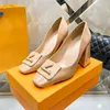 Дизайнерские платье обувь Slingback Sandal Pumps Женщины одиночные туфли патентная кожаная квадратная квадратная квадратная квадрат.