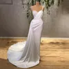 Moderne weiße Satin -Meerjungfrau -Hochzeitskleider mit Perlen Spaghetti -Gurten Boho Brautkleider Ruched Passes zweite Empfangspartykleid für Braut Roben YD