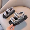 Sandali 2024 nuovi arrivi ragazzi e ragazze sandals scarpe per bambini comode sola scarpe da bambino estate scarpe da spiaggia per il tempo libero outdoor 240419