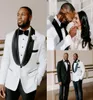 Guapo novio de boda blanca tuxedos 2022 trajes de negocios para hombres hechos a medida