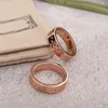 Yeni Aşk Yüzüğü Kadınlar İçin Altın Yüzük Titanyum Çelik Alaşım Altın Kaplama Process Moda Aksesuarları Asla soldu Alerjik Tasarımcı Halka Erkekler Elmaslı