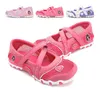 Sandalias 2024 Nuevos zapatos de alta calidad para niños sin deslizamiento Sandalias de moda de niñas Sandalias de princesas de princesas Flat 240419