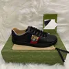 Kvinnor Mens Casual Shoes Italy Luxury Gold White Green Red Stripe Italy Tiger Snake Sneaker Trainers Bee Brodered Walking Sports Ace Sneakers Handing Footwear