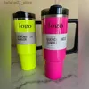 Muggar Neon Yellow Electric Pink Tumblers med handtag isolerade rostfritt stål tumlar lock och halmbilar muggar kaffetumbler termos cups 1 1 sameq240419