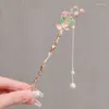 Haarklammern Klassische chinesische Stickstifte für Frauen Schmetterling Blume frische handgefertigte Haarnadel Charme Schmuckzubehör Ornamente Ornamente