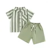 Roupas conjuntos de roupas Criança de menino de menino vestimenta vestuário de verão roupas listradas de mangas curtas Camisa de botão e shorts definidos para desgaste formal