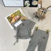 Girls Designer Clothes sets Fashion Kids Letter Imprimé Casual Offits Children Trawstring Short Sleeve T-shirt Pantalon 2pcs Z7684