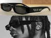 Version de la saison 21SS Mentes ou lunettes de soleil pour femmes péri001 Fashion Dernière style Allmatch Mirror Jones avec lettres surdimensionnées en métal Top 4878532