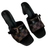 Slippers Luxury Summer Designer Shoes Letra feminina Sapatos de salto alto Sapatos de praia Sapatos de salto salto