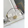 Tote Designer Leather Bag Lock Valens Event Hand Bags Buckle Stud Vlogoo Crossbody VSLINGS AUDOLD SOMMER 2024 CALF NY V-knappkapacitet Stor L9WV