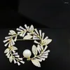 Бруши Lucky Garland Flower Brooch Женщины высококачественные костюмы элегантный корсаж-свитер кардиганские аксессуары для жемчужные украшения подарки 3720