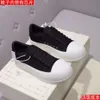 Scarpe casual stivali piccoli bianchi femminili primaverila fitta pizzo sola con muffin sportivo di pelle di pecora da papà che corre in corsa