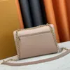 24SS para mujeres Top diseñador de lujo de cuero de vaca Mylockme BB Bag Handbag Fomen Handsing Bag Bagbody Bagbody Bag Jpqa