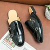 Lässige Schuhe Halbmänner Mules Pantoffers Slebringe Männliche Mode soziale Patentleder Moccasins Slip-on atmreable