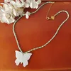 Colliers pendants Collier de papillons en coquille blanche Charmes Insecte Necclous en perles vertes pour femmes 2024 Spring Summer Travel Vacal Jewerly