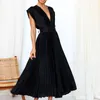 Casual Dresses 2024 European And American Spring/Summer Sexy Pleated Dress Ins Elegant Loose Zipper Sleeveless Women's Wear