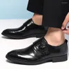 Chaussures décontractées Men Derby Robe de mode Classic Brogue Mandards Black Causal Footwear for Party Big Taille 38-48