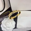 BANGLE 2023EUROPE AMERICA Braccialetti in stile moda Donne Designer Lettera Bracciale Crystal 18K Gold in acciaio inossidabile Goling J DHC5X