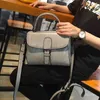 2024 Edição coreana feminina Casual Postman Bag Trendy One ombro diagonal Straddle Cowhide Versátil